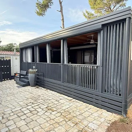 Casa de Férias Mobilehome Biograd Na Moru