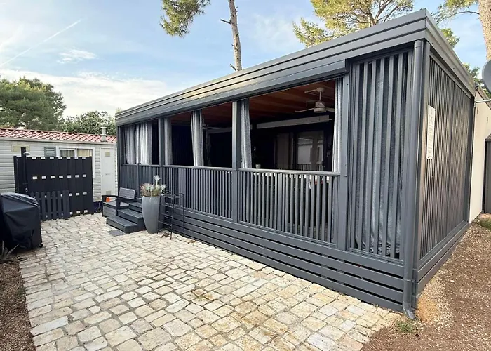 Casa de Férias Mobilehome Biograd Na Moru